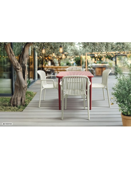Gartentisch quadratisch mit Lamellen – Sandbeige | Töpferkönig